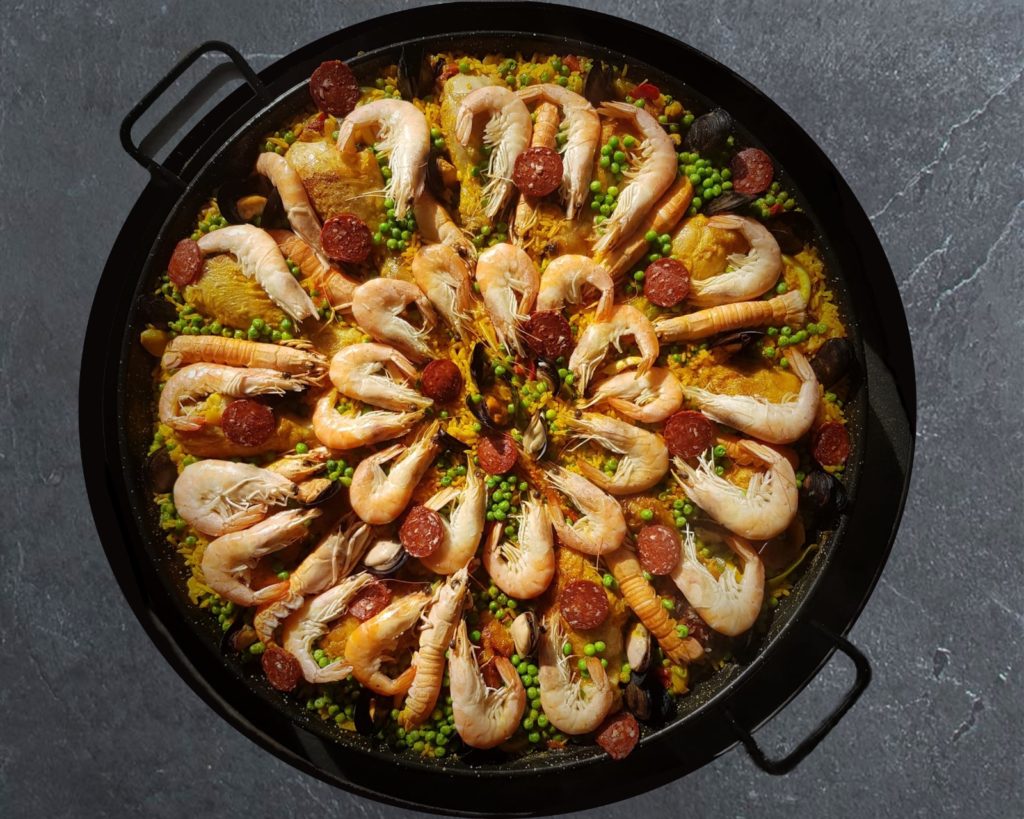Paella Royale à emporter dans son plat traditionnel (dès 5 parts